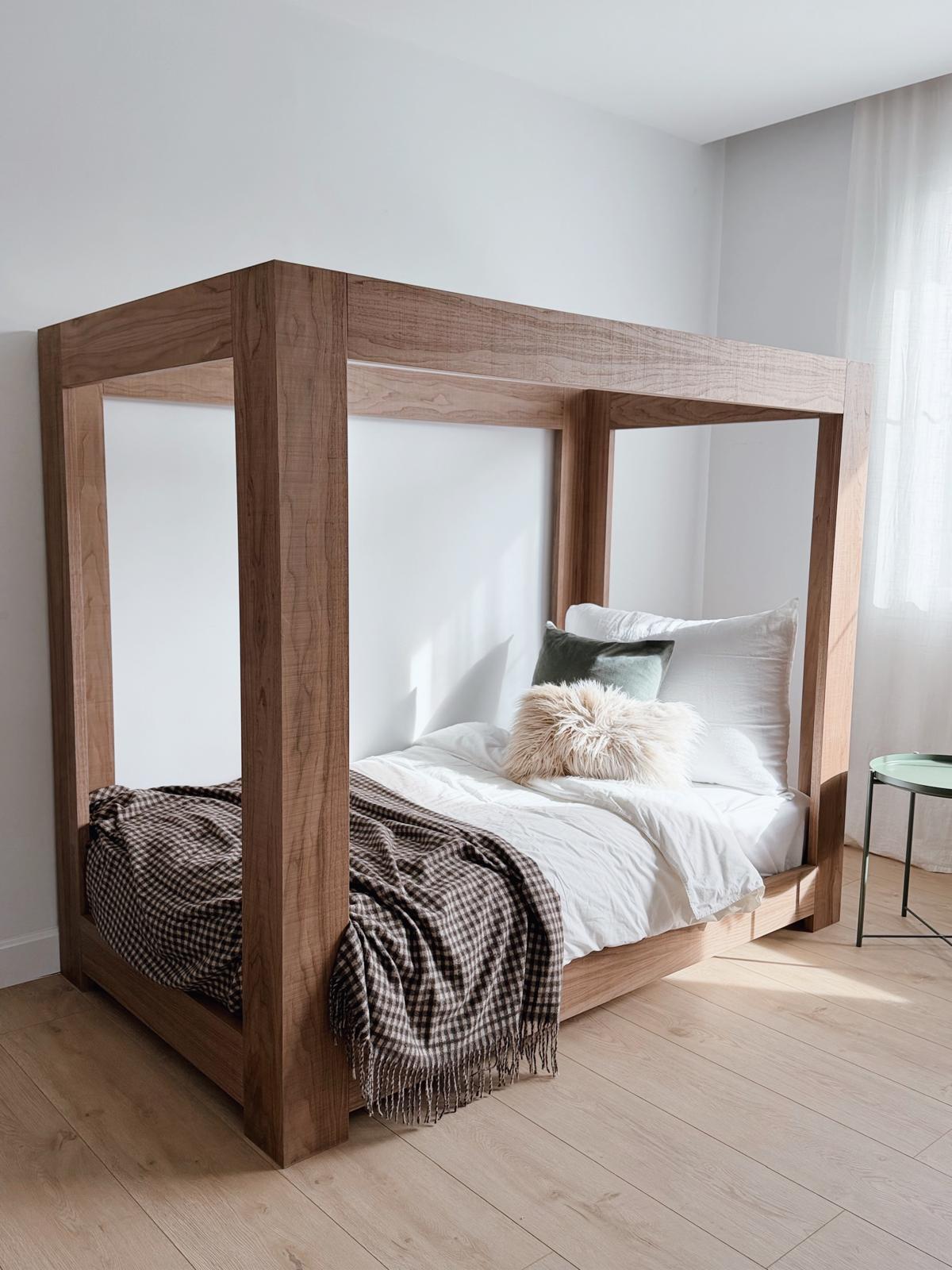 ALASKA CANOPY BED - Image 2